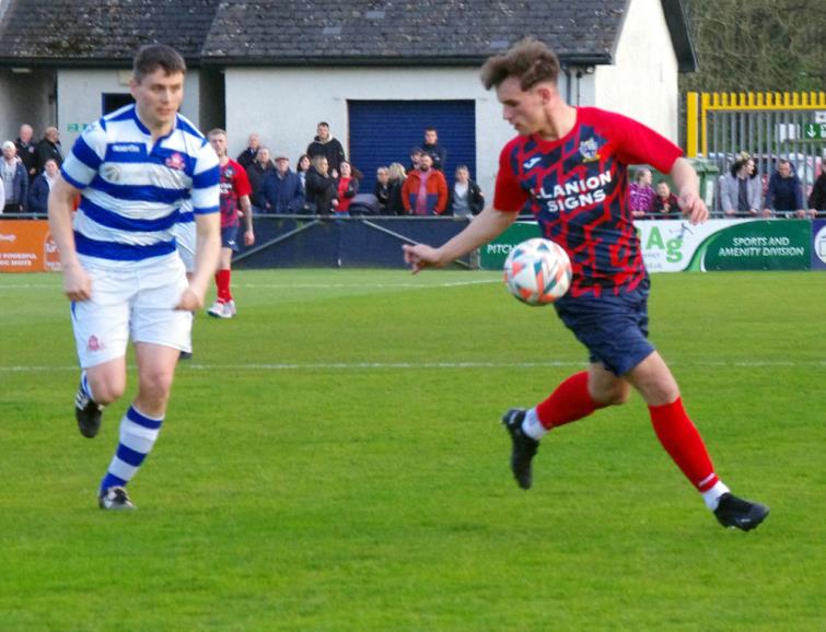 Dylan Davies struck the crossbar for the Swifts